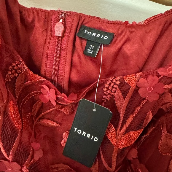 Torrid Mini Textured Floral 3D Flower Embroidery Mesh Puff Sleeve Skater Dress - Picture 3 of 11